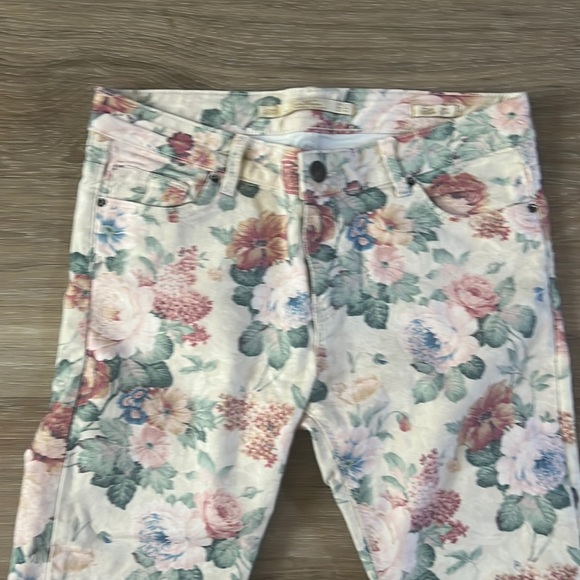 Leora Women floral slim fit size 4 - Picture 3 of 8